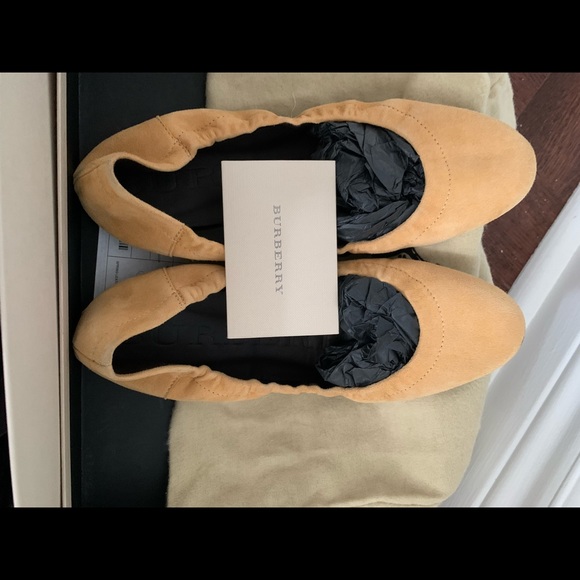 ❌SOLD❌Burberry suede flat - Picture 4 of 8